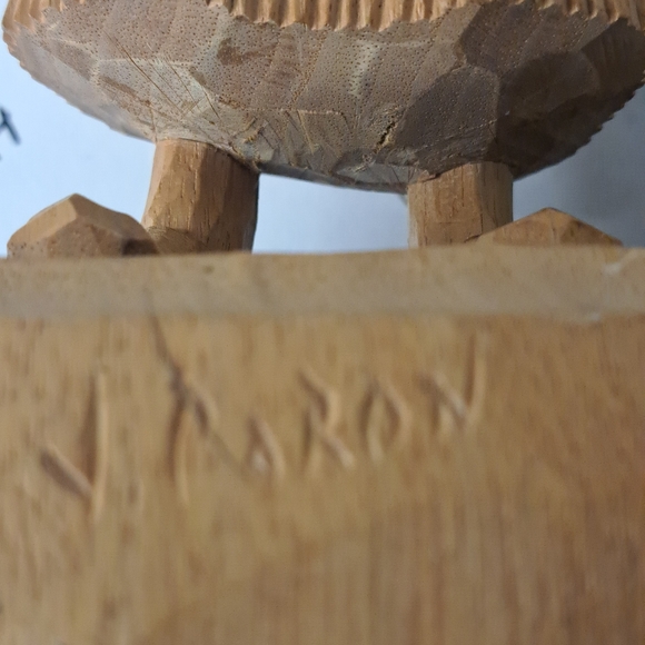 Vintage Caron Hand Carved Peasant Woman Figurine. - Picture 14 of 14